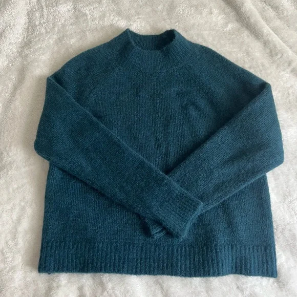 Banana Republic Teal Crewneck Sweater - Picture 1 of 5